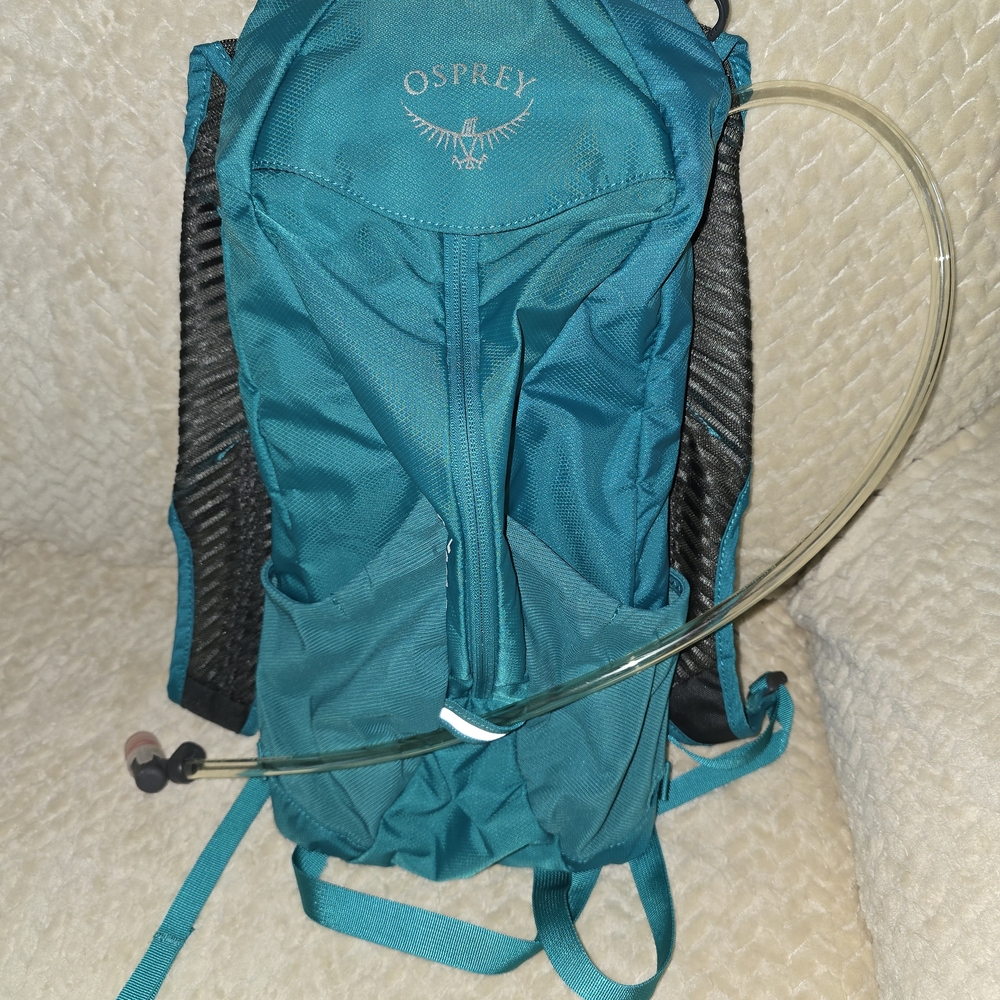 Osprey Hydration Pack in Teal